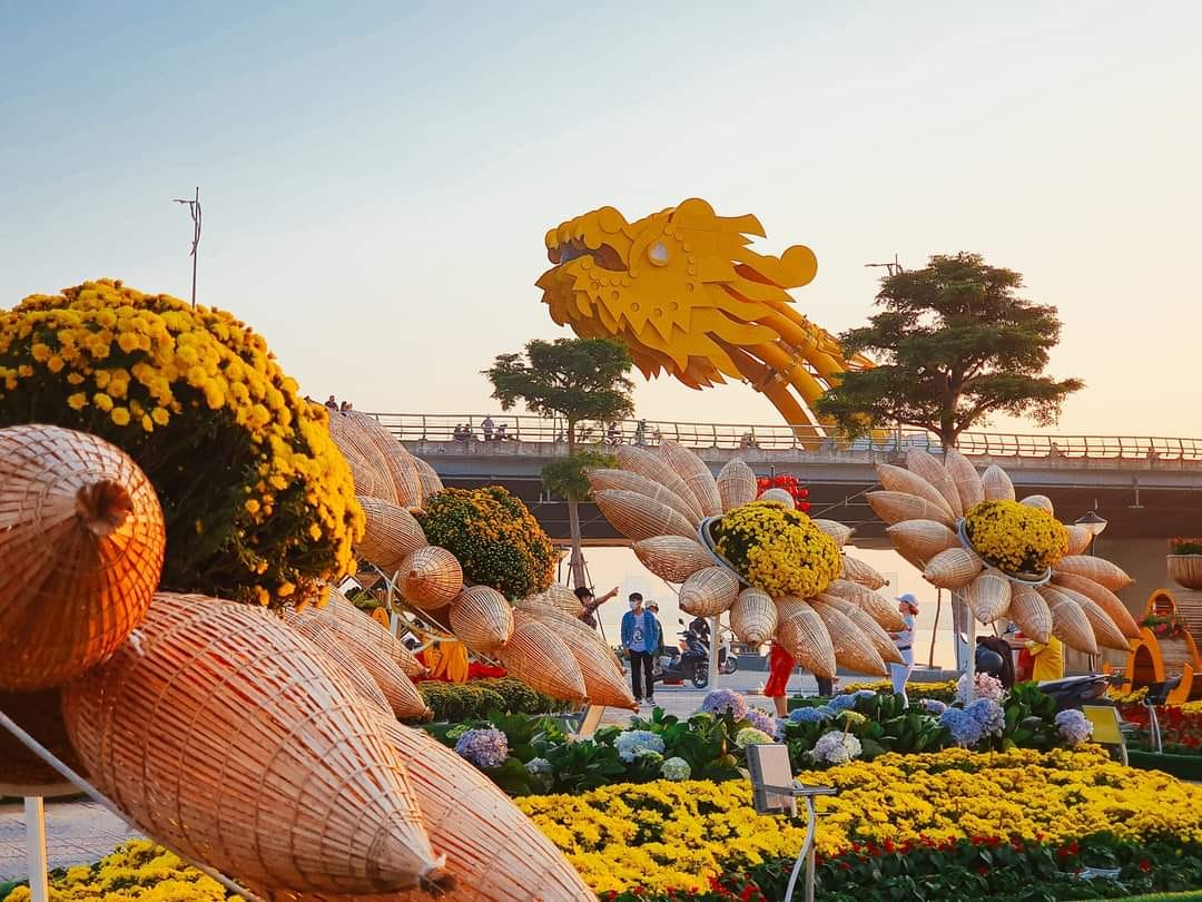 Vườn hoa Bạch Đằng Đà Nẵng ngày tết 2023